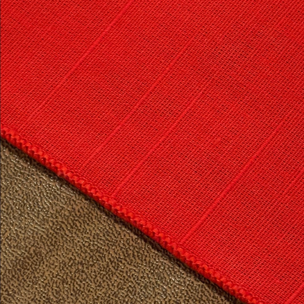Red square tablecloth - Picture 3 of 3